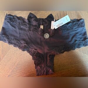 La Vie En Rose Black Lace Panties